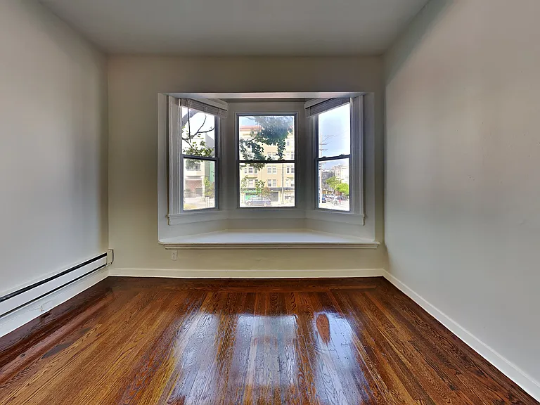 2360 Van Ness Ave — Photo 6