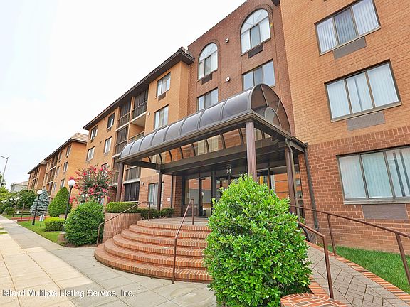 2nd image of 95 Essex Dr APT 3E