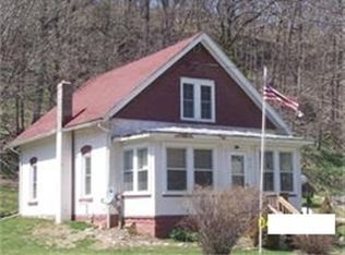 910 Walton St, Mc Gregor, IA 52157