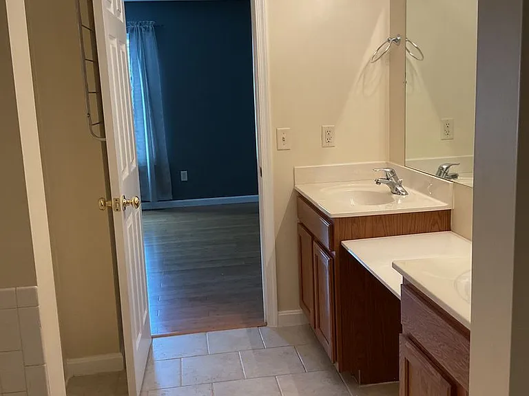 1703 Susquehanna St — Photo 17