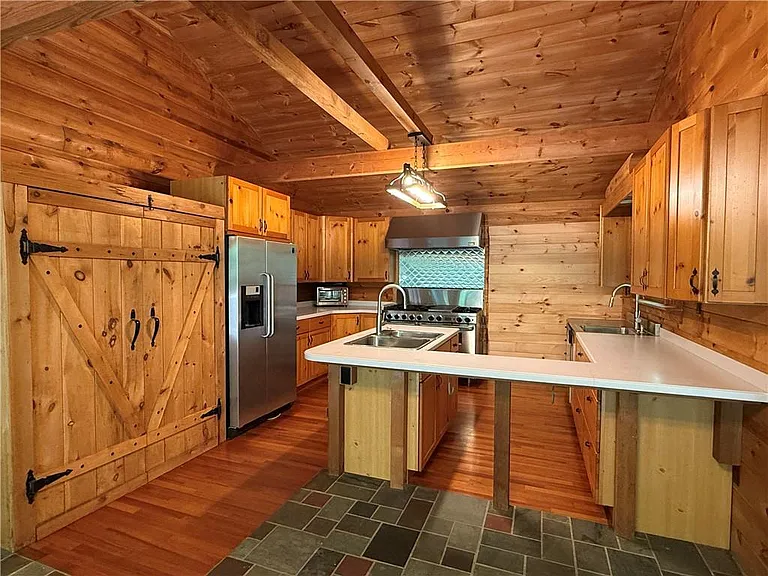 2405 Mountain Rd — Photo 4