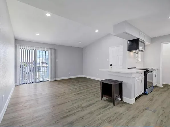 9550 Deering Dr APT 210, Houston, TX 77036