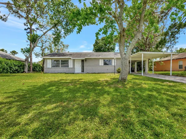 250 SW Thornhill Drive, Port St Lucie, FL 34984