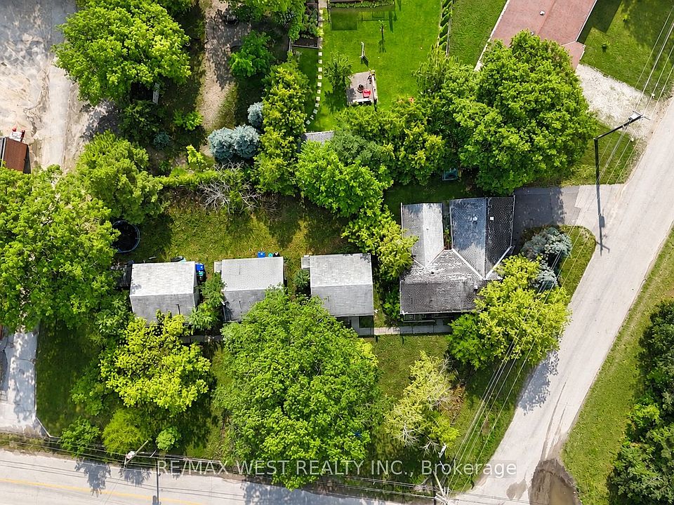 2nd image of 195 Dunkerron Ave