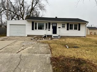 811 Pine St, Macon, MO 63552