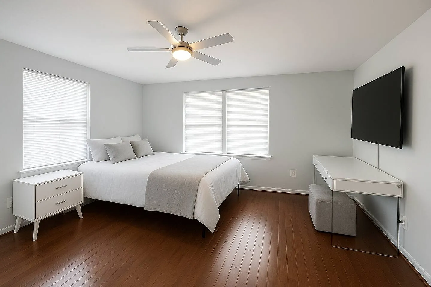 8 bed, 3500 sqft, $1,000 — Photo 2