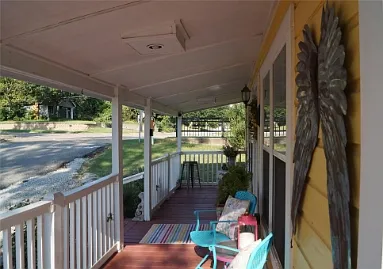 402 East College Street - 1 — Photo 3