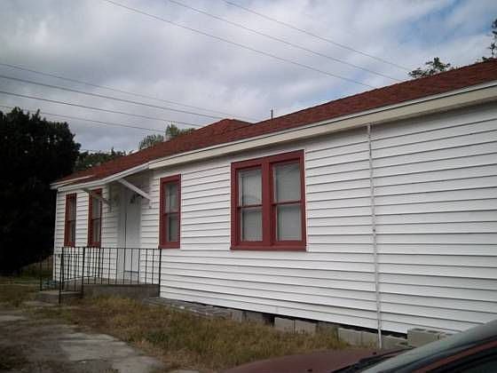1st image of 1140 Memorial Dr