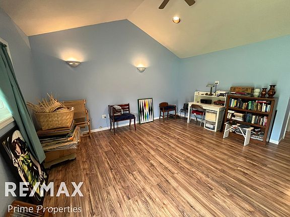4th image of 2134 Mertz Rd