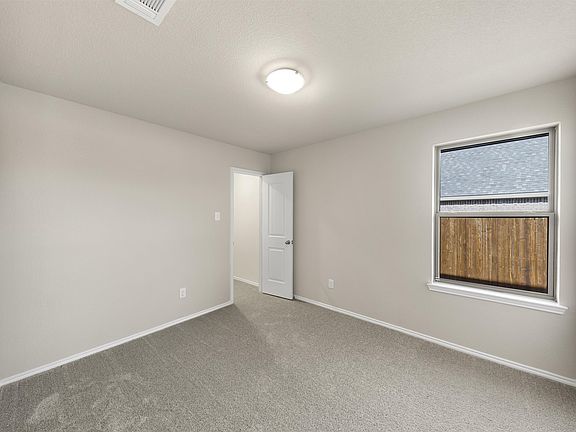 4th image of 221 Rosemary Dr