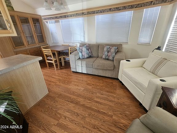 4th image of 310 E BARREL CACTUS Lane