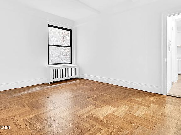 3rd image of 124 E 84th St APT 3A
