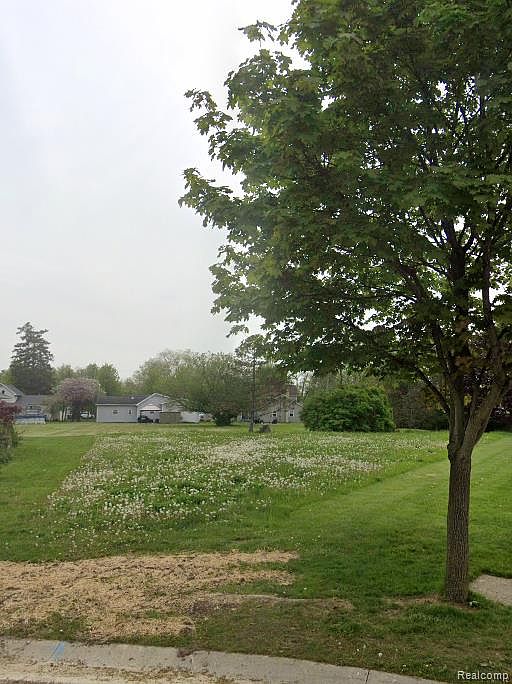 1st image of 200 Penny Ln