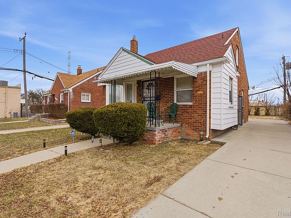 3rd image of 20522 Tracey St