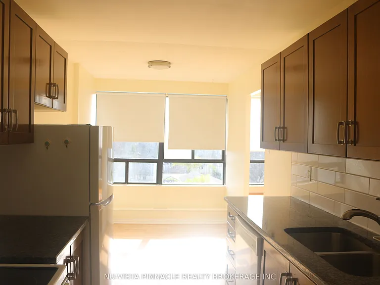 1600 Adelaide St N #704 — Photo 6