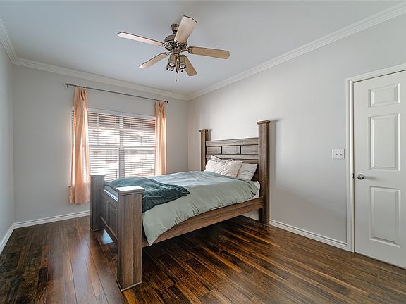 3rd image of 3102 Kings Rd #203