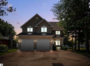 7039 W White Birch Ave, Lake City, MI 49651