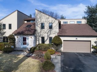 30 Howell Dr, Verona, NJ 07044