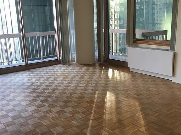 4th image of 235 E 40th St APT 27C
