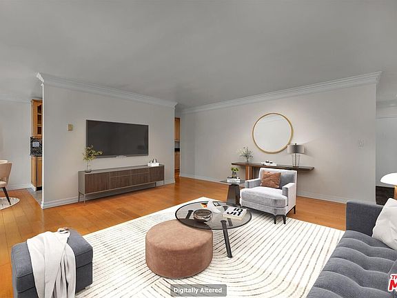 3rd image of 1021 12th St APT 303