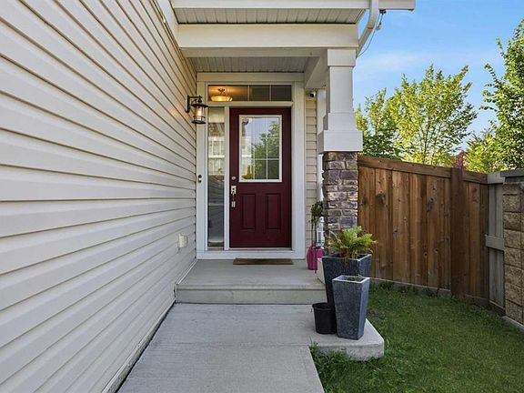 3rd image of 3204 SE Abbott Cres SW