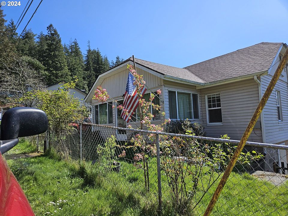 2nd image of 815 SE 3rd Ave