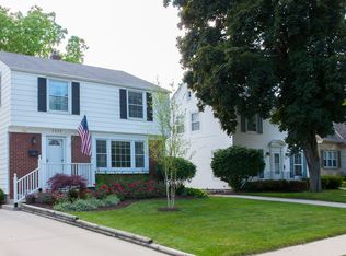 5233 N Shoreland Ave, Whitefish Bay, WI 53217