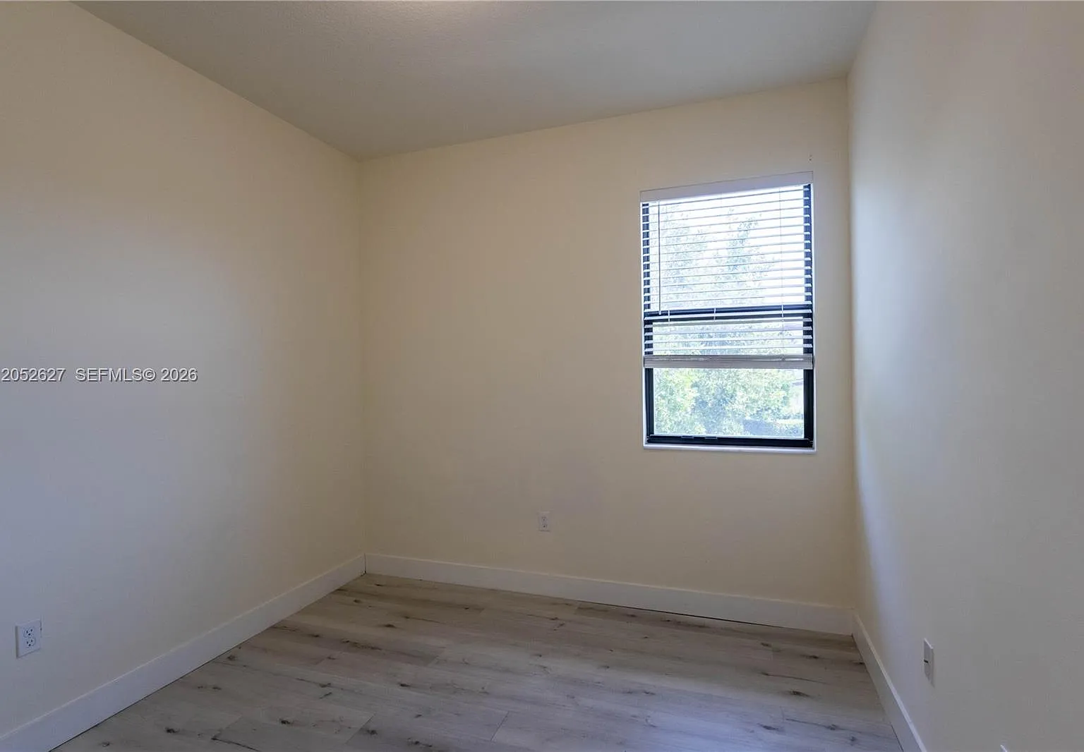 3 bed, 2.5 bath, 1429 sqft, $3,700 — Photo 3