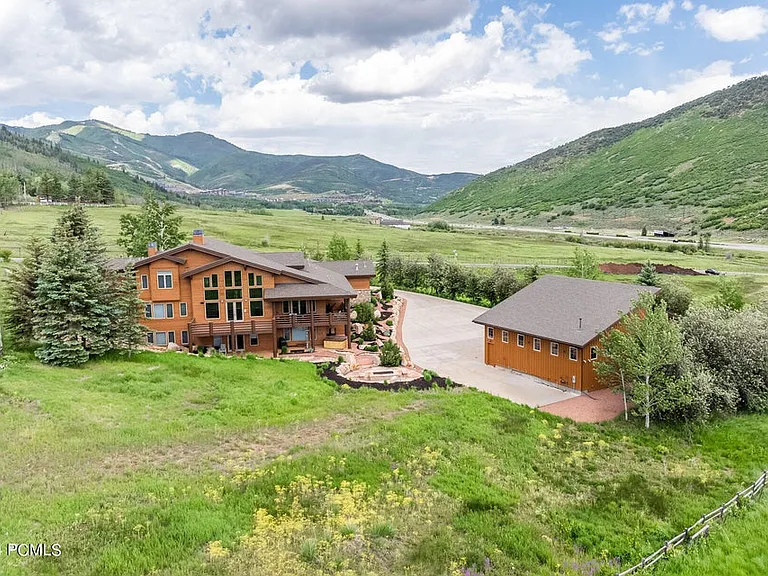 2600 Meadows Dr — Photo 33