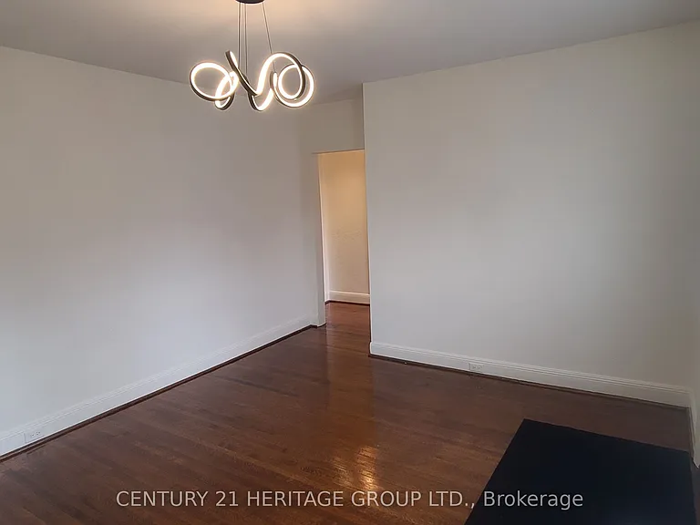 978 Avenue Rd #MAIN — Photo 10