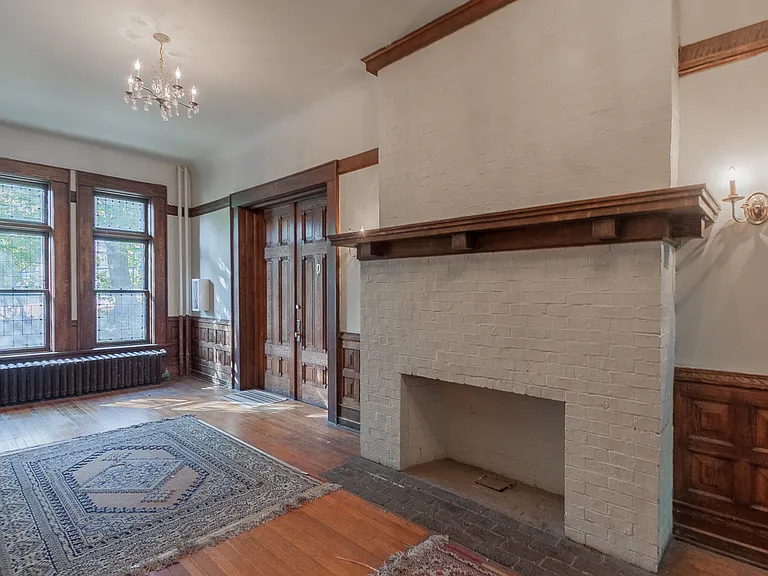 130 E Gorham St — Photo 8