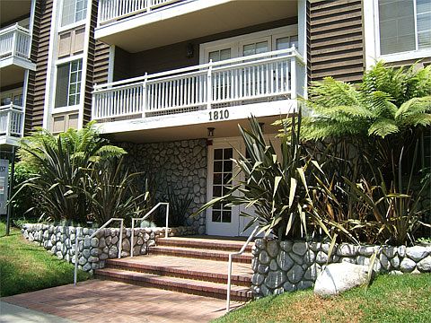 2nd image of 1810 Malcolm Ave APT 305