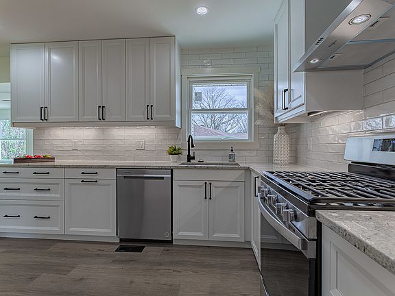 3rd image of 177 Basswood Dr