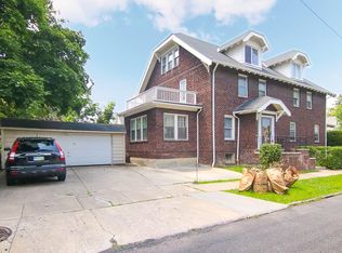 2038 Cottage Grove Dr, Cleveland Heights, OH 44118