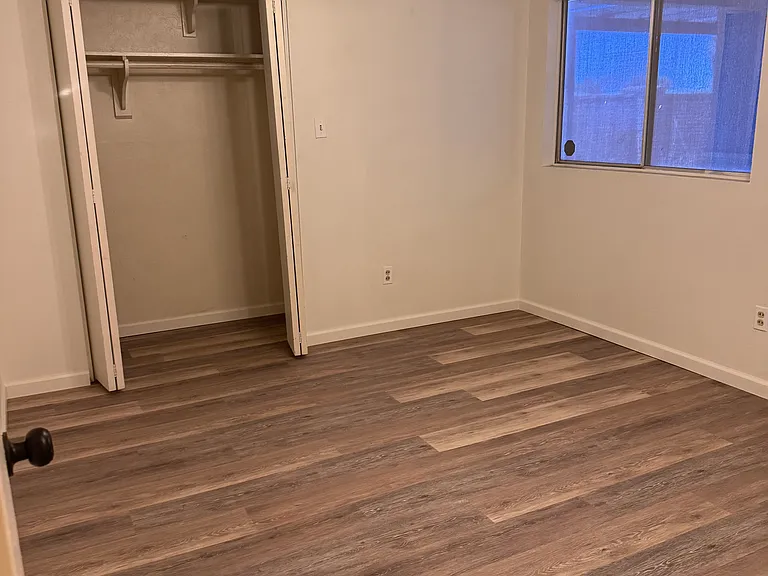 290 E 26th Pl — Photo 12