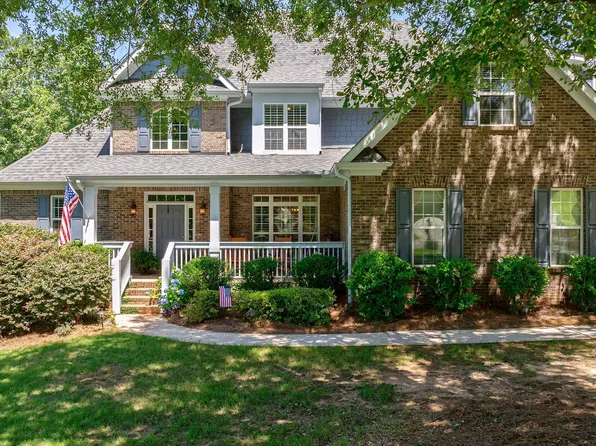 60 Saint Ives Cir, Winder, GA 30680