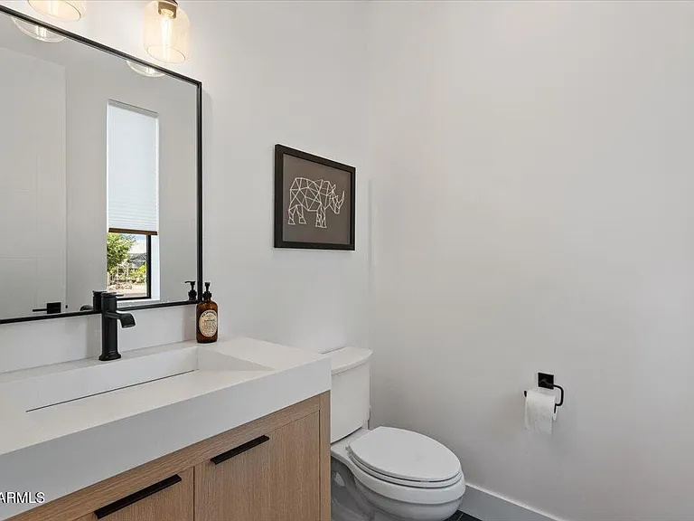 230 W Monterosa St — Photo 6