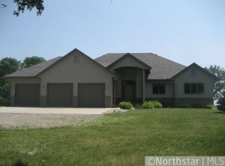 39244 211th Ave, Le Center, MN 56057