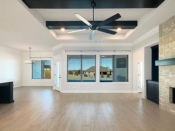 4th image of 408 Oak Meadow Ln