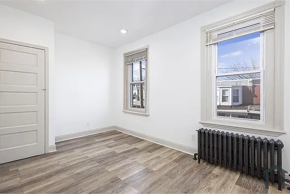 137 N Hobart St — Photo 6