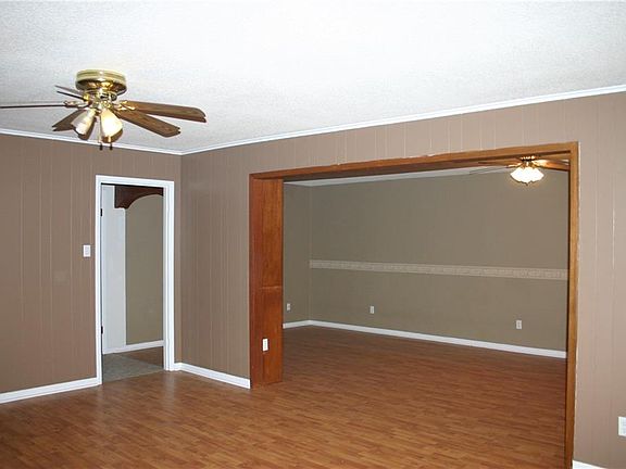 4th image of 2501 S 38th St