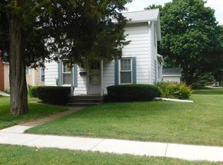 714 N 8th St, Rochelle, IL 61068