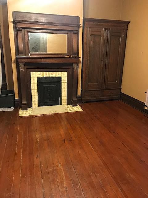 2nd image of 139 E Broadway St