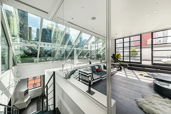 Sold by Casa Blanca Real Estate | media 38