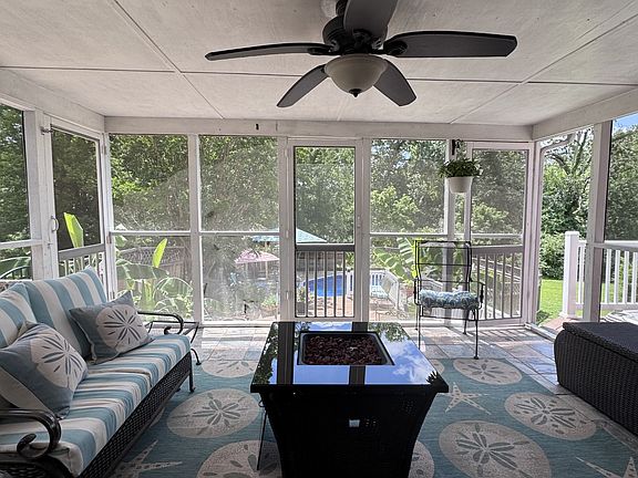 3rd image of 310 Harpeth View Trl