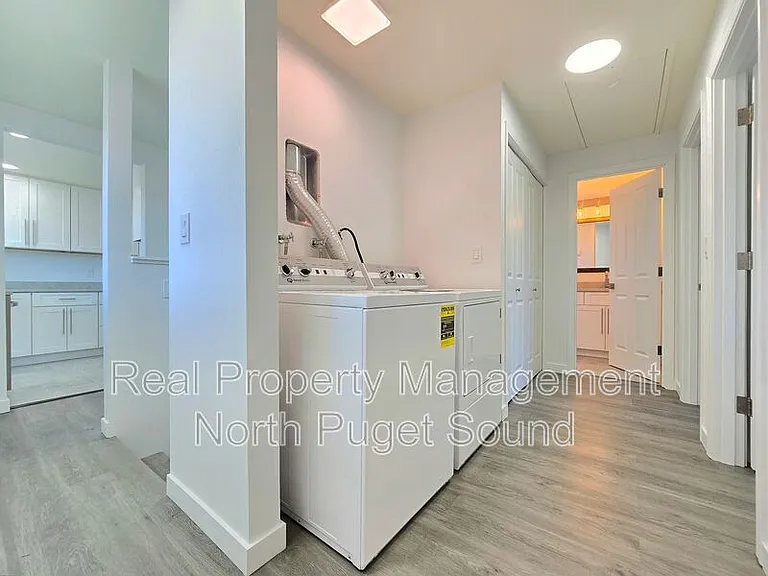 1421 Pine St #B — Photo 12