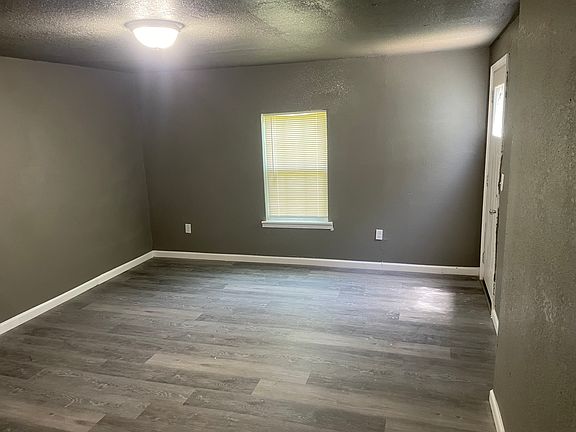 5th image of 1815 N Columbia Ave