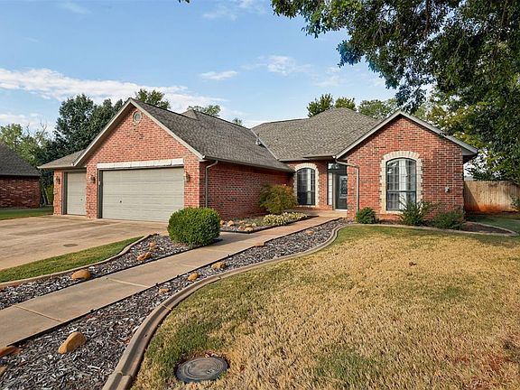 3rd image of 1772 Lake Shadows Ct