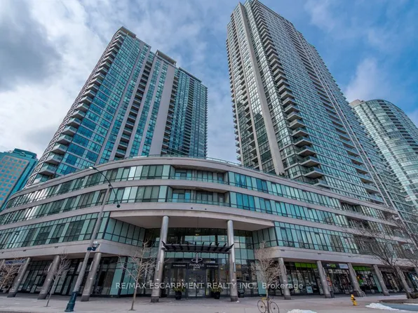 16 Yonge St #2903, Toronto, ON M5E 2A1