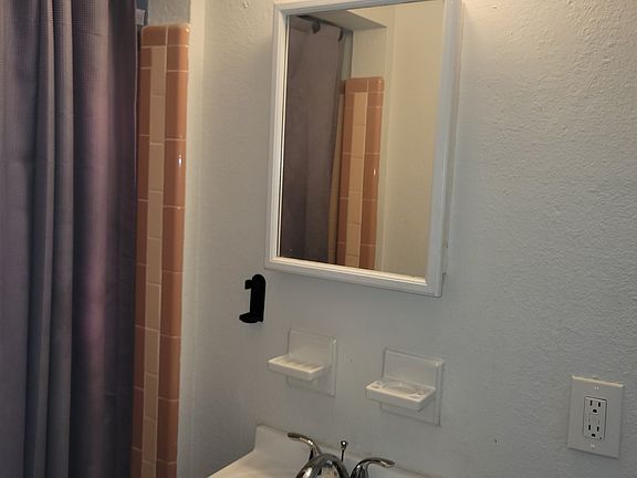 3rd image of 3905 Trovati St Floor 3